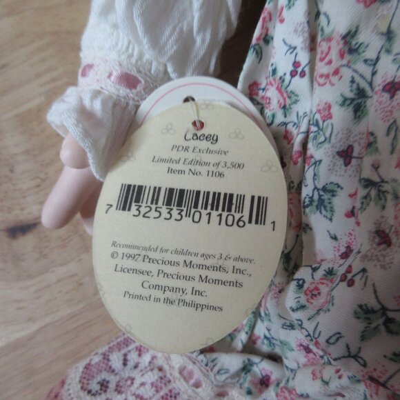 Precious Moments - 16" Doll - Lacey #1106 Limited Edition Vintage 1997 - Picture 5 of 8